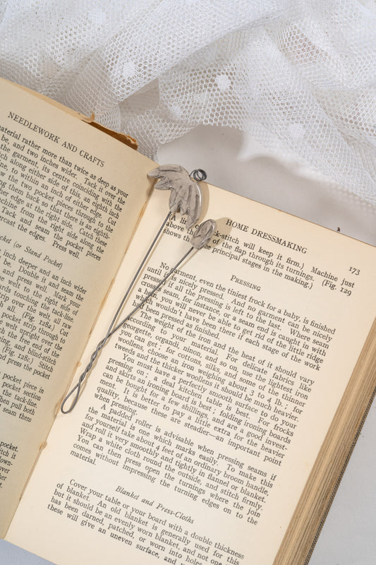 Hand painted porcelain Daisy Bookmark